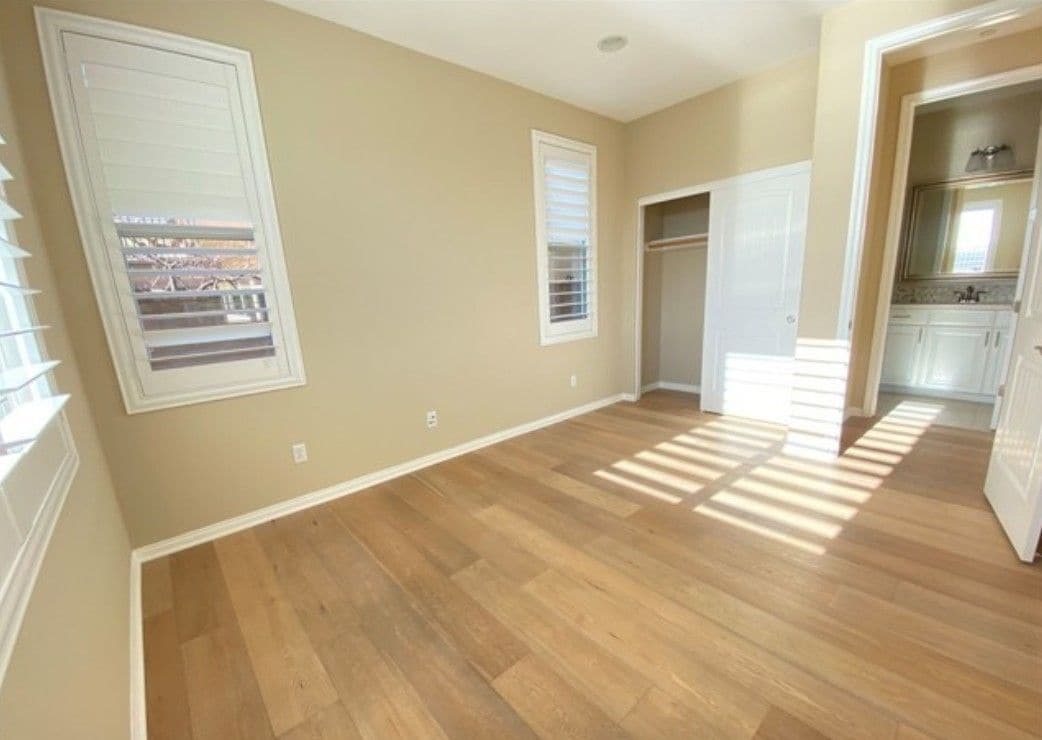 Building Photo - 12 Farra