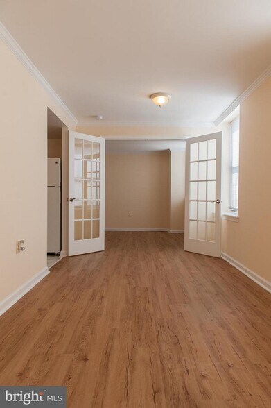 Living area - 1436 Meridian Plz NW