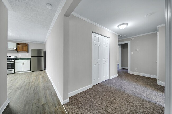 Building Photo - 307 Rice St