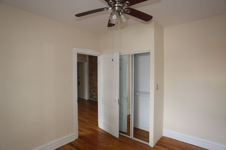 Building Photo - 958 W Cornelia Ave