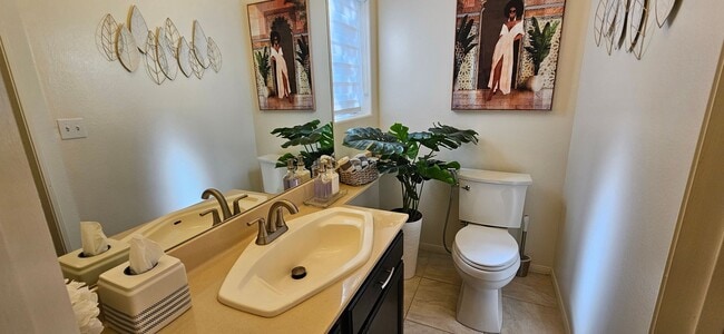Building Photo - Charming 3-Bedroom Townhome in Prime Pasad...
