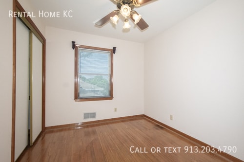 Building Photo - 9151 Somerset Dr