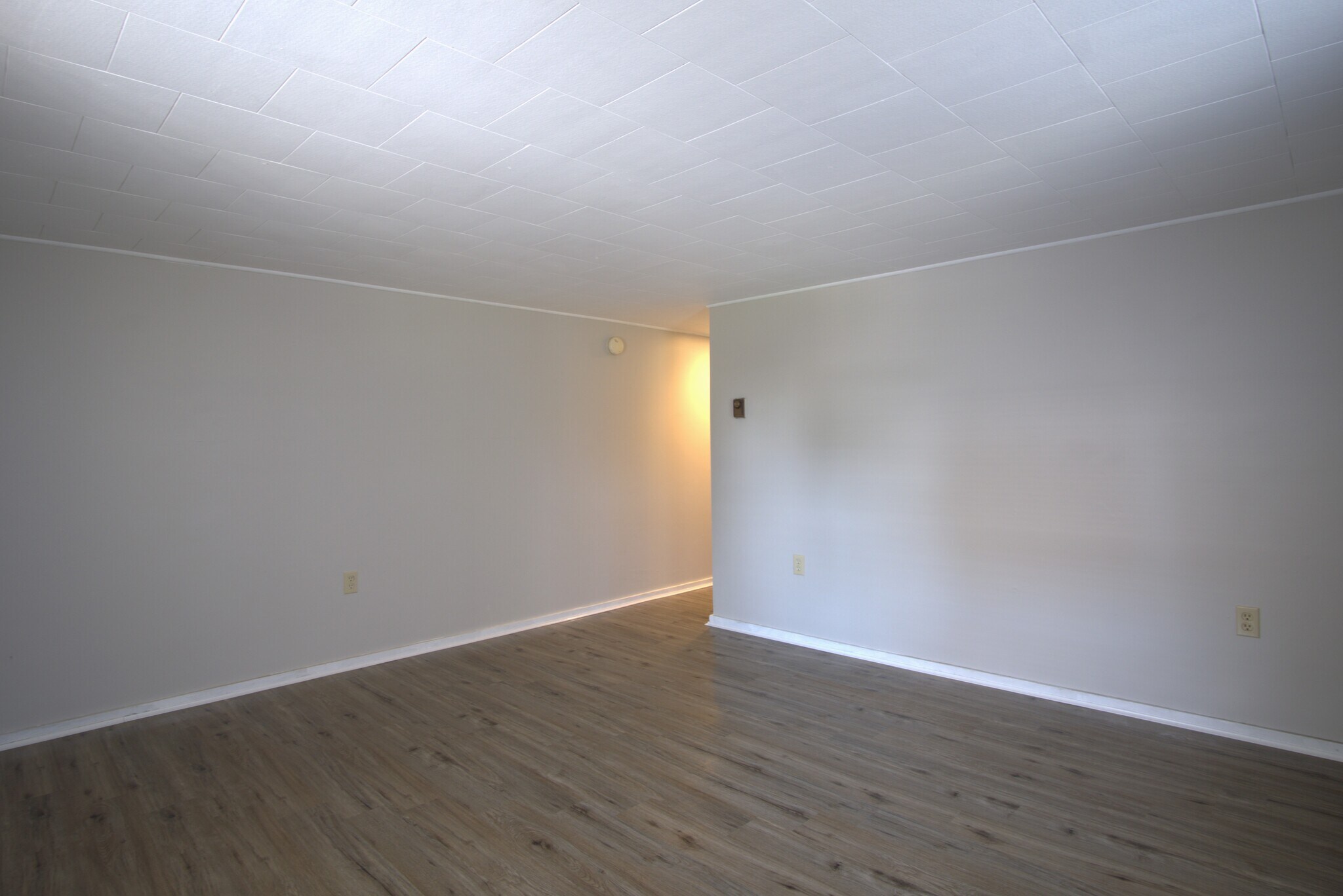 Living Room - 106 North St