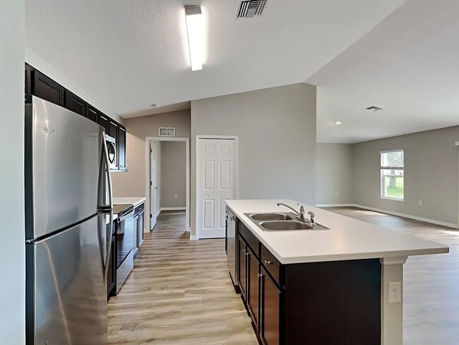 Building Photo - 602 Lindsborg Trail