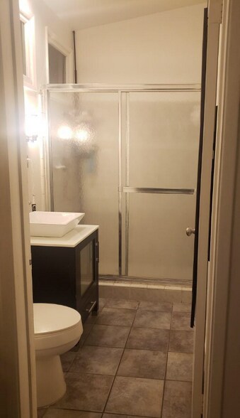 Building Photo - 9920 Mollyknoll Ave