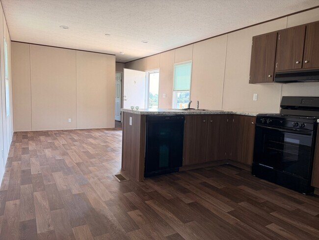 Building Photo - 833 Lovell Rd