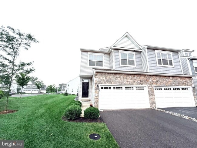 Primary Photo - 347 Ridgewood Dr