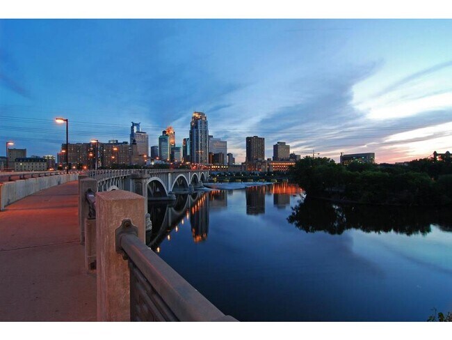 Building Photo - 521 5th Ave SE