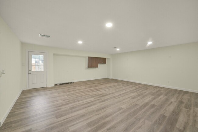 Building Photo - 23122 Whispering Willow Dr