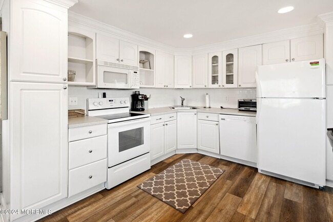 Building Photo - 13302 Long Beach Blvd