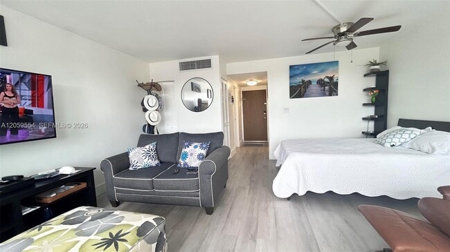 Building Photo - 2899 Collins Ave
