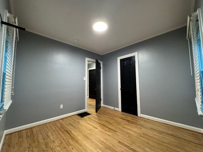 Building Photo - 308 Graves Dr