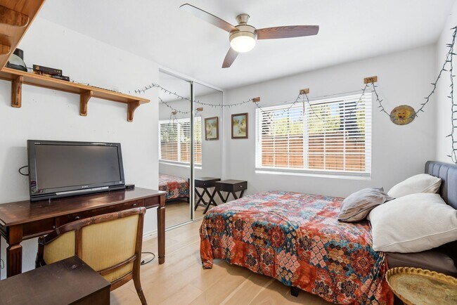 Building Photo - 4 Bed | 2 Bath | Pool & Spa | RV Access | Newbury Park