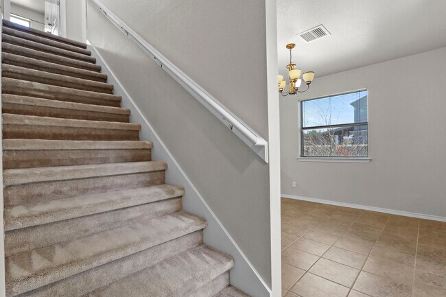 Building Photo - 2300 Glitter Point