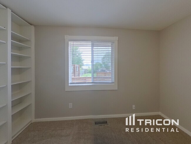 Building Photo - 1208 Atoka Dr