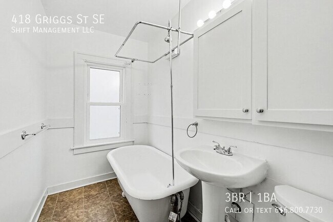 Building Photo - 418 Griggs St SE