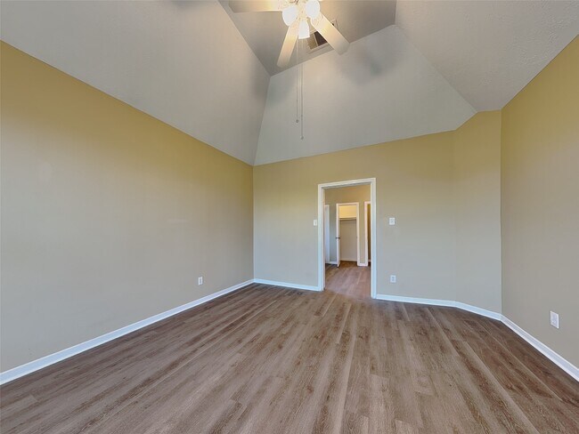 Building Photo - 22806 Tara Way Dr