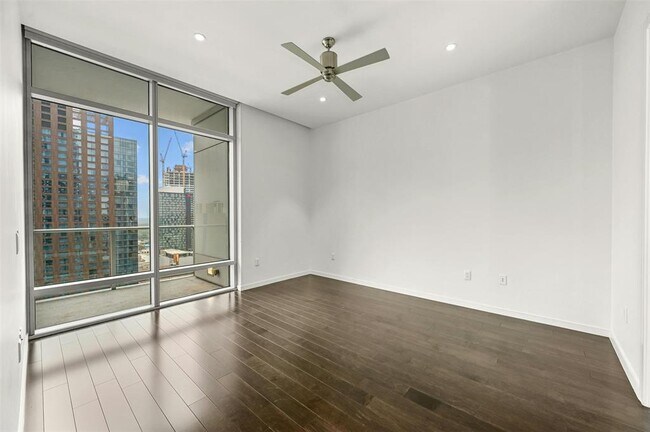 Building Photo - 200 N Congress Ave