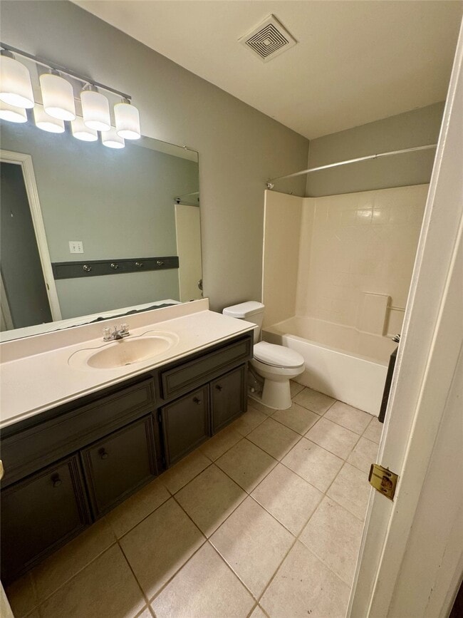 Building Photo - 1403 Waterside Village Drive