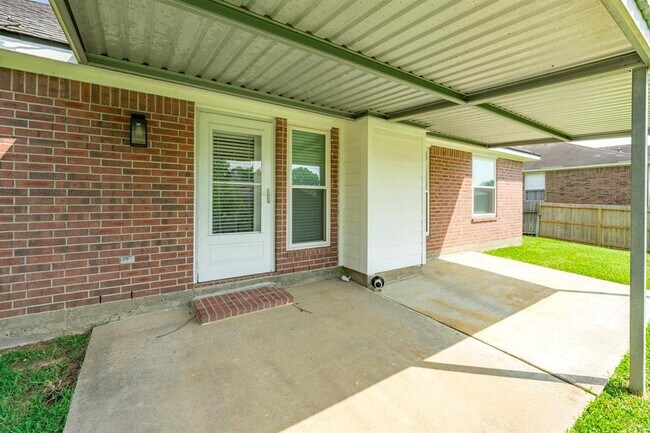 Building Photo - 331 Leisure Ln