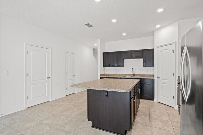 Building Photo - 3252 Brookasher Dr