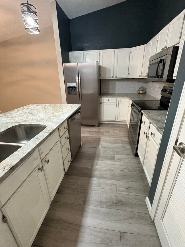 Building Photo - 6 Santiago Ct