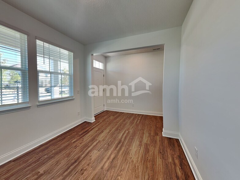 Building Photo - 8434 Northpoint Dr