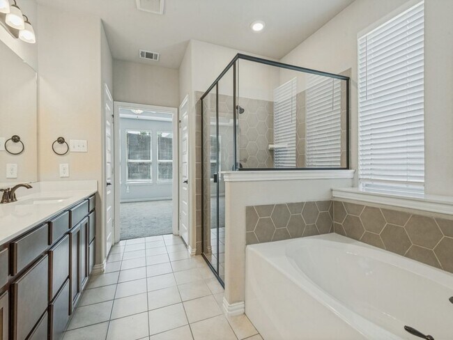 Building Photo - 1267 Binfield Dr