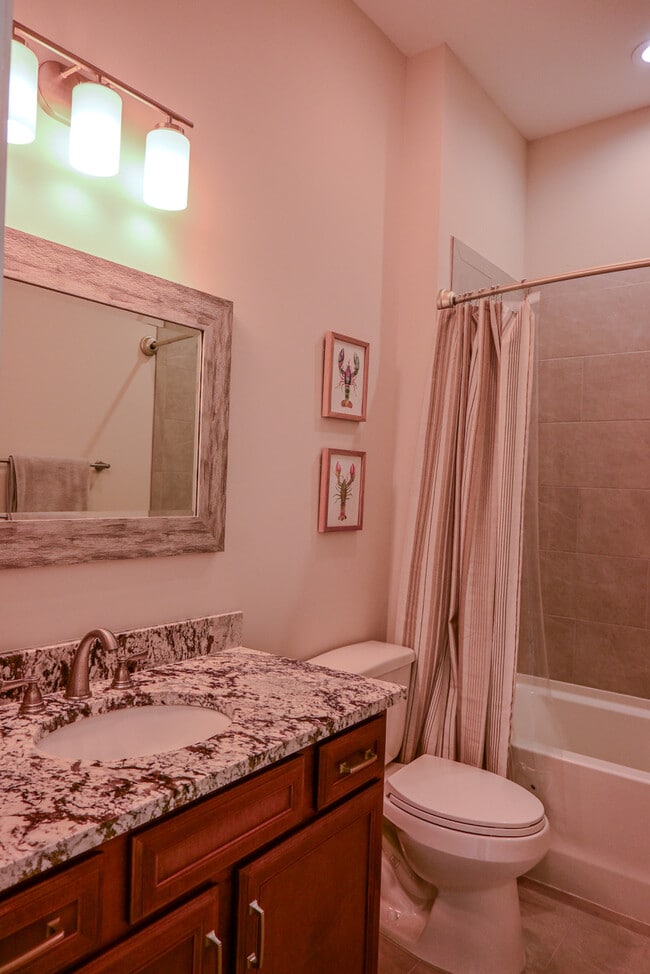 Building Photo - 1013 Marsh Vw Dr