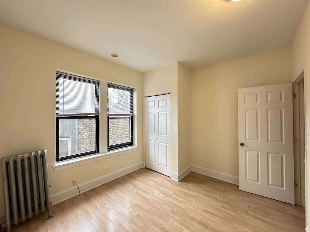 Building Photo - 4856 N Damen Ave