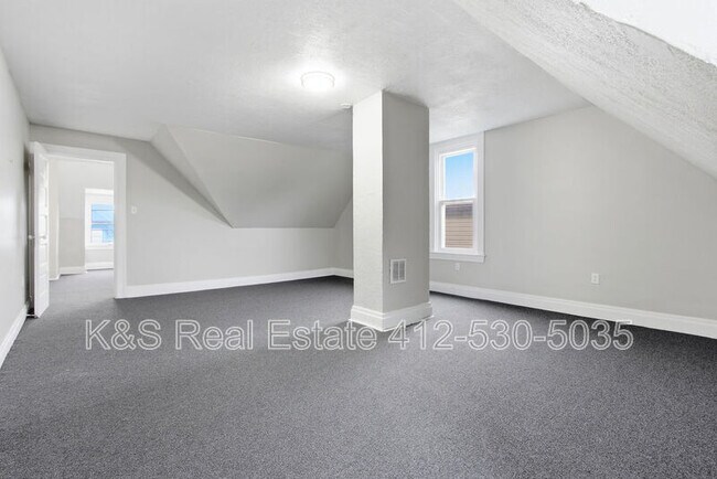 Building Photo - 27 E Orchard Ave
