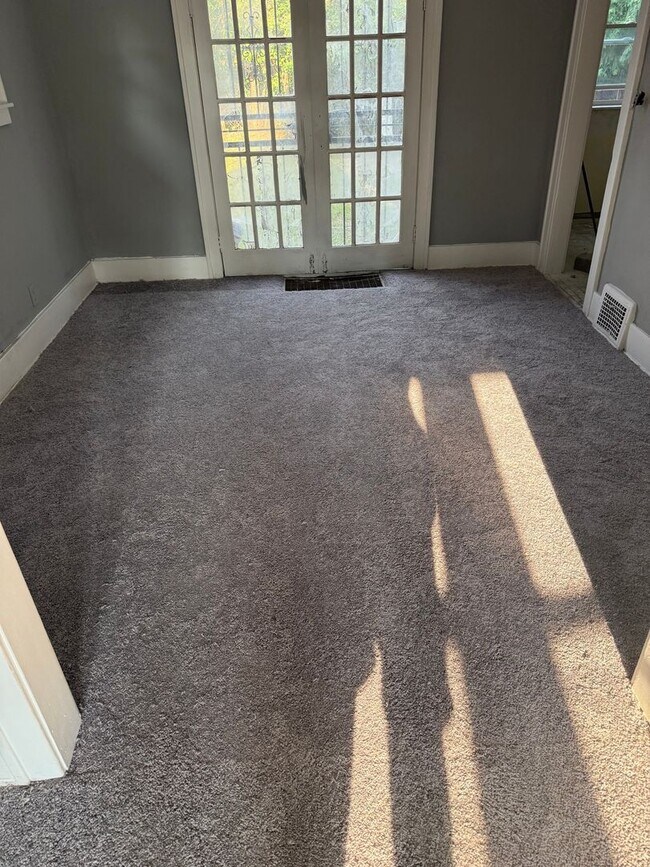 Building Photo - 12722 Birwood St