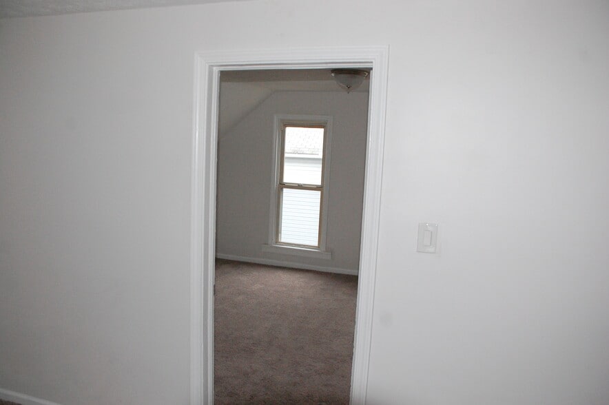 Building Photo - 575 W 13th St