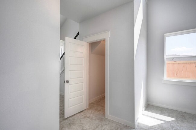 Building Photo - 21251 Shr Blf Dr