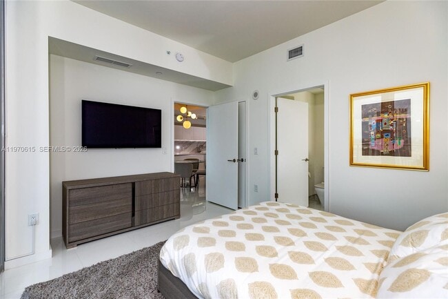 Building Photo - 851 NE 1st Ave