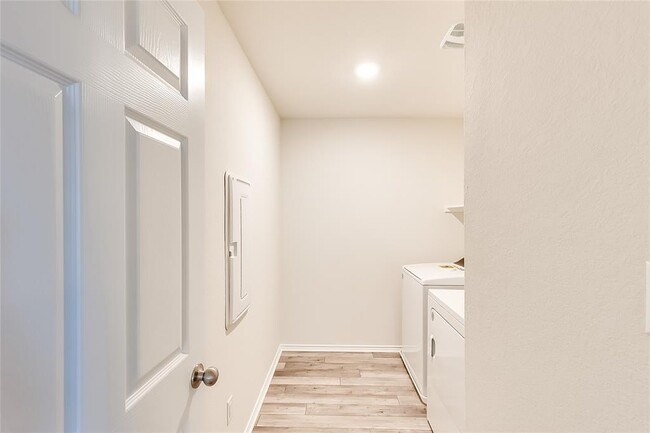 Building Photo - 254 Small Seed Dr