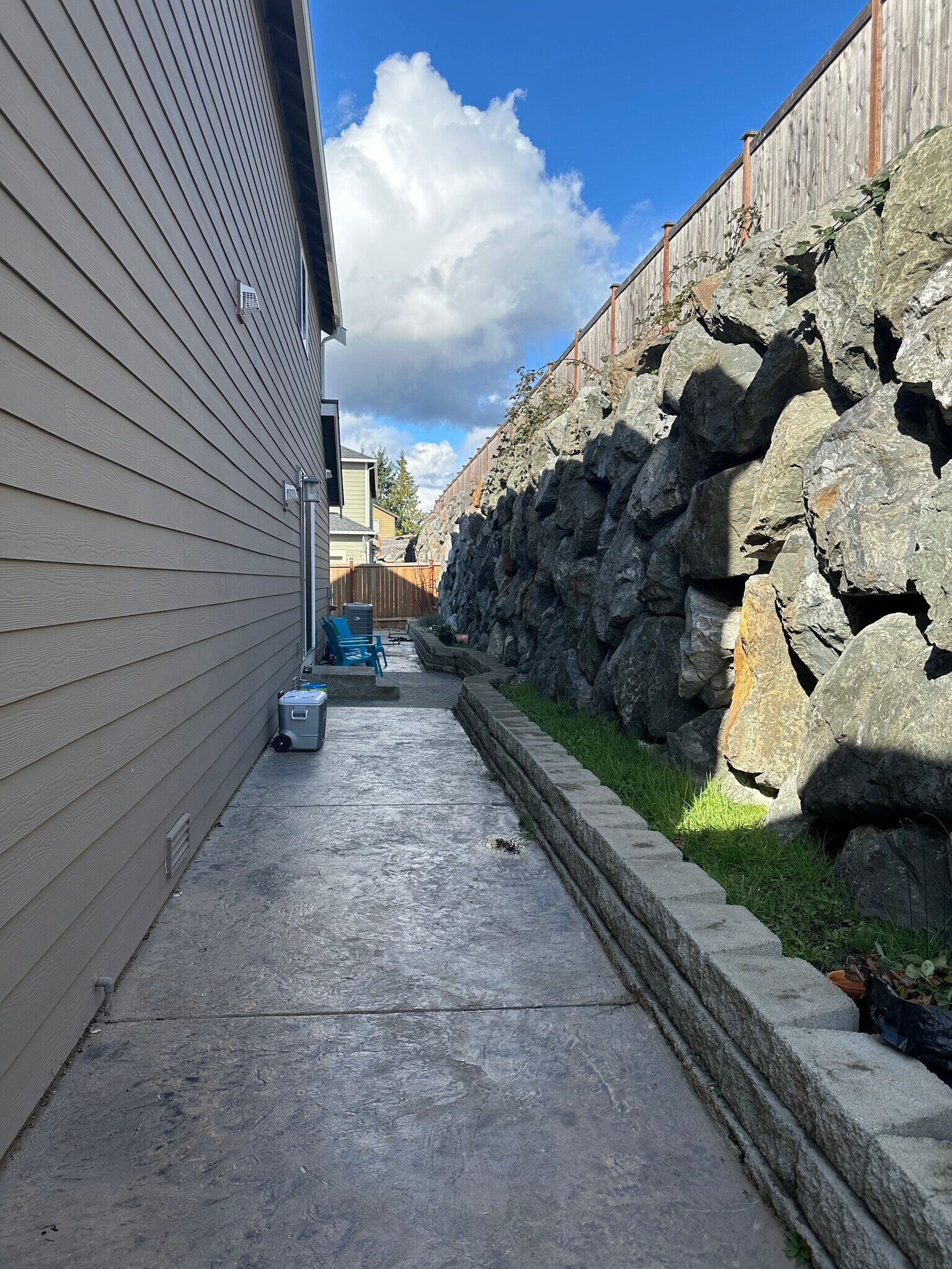 Building Photo - 3909 80th Ave NE