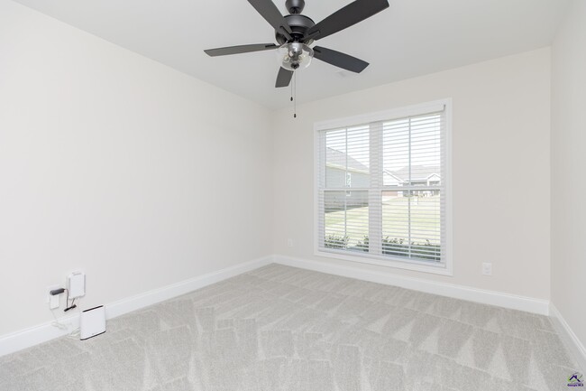 Building Photo - 210 Saraland Trl