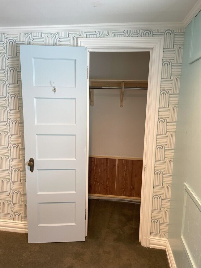 Building Photo - Downing St.