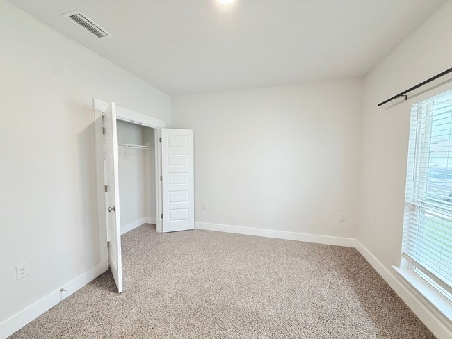 Building Photo - 4-Bedroom Craftsman-Style Home