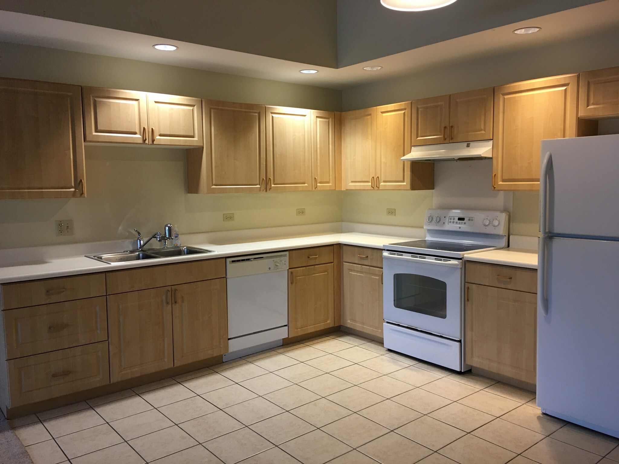 Building Photo - 28 Kainehe St