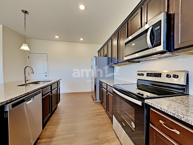 Building Photo - 132 Hamilton Park Dr