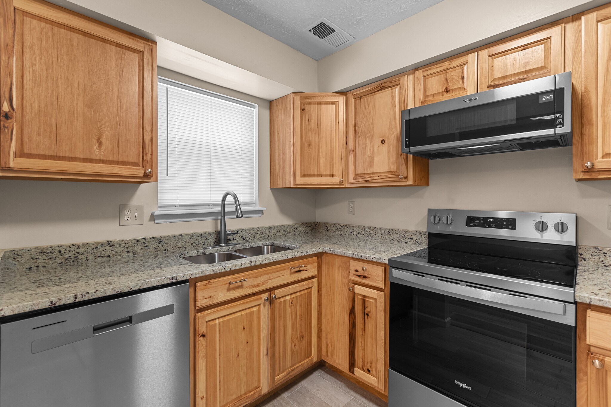 Kitchen - 413 Lenney Dr