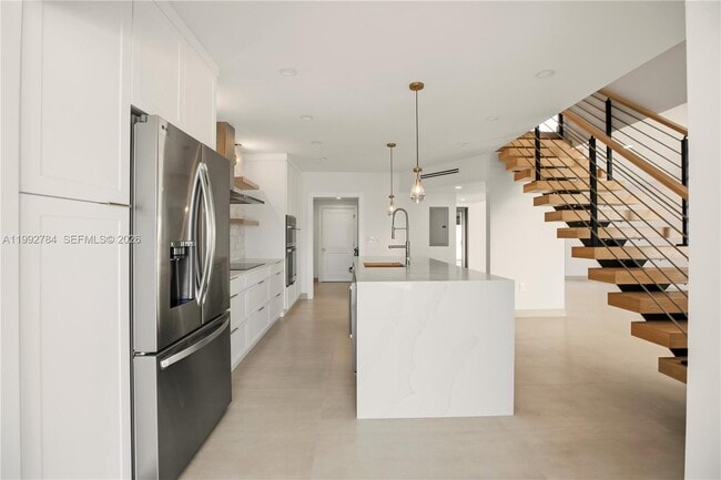 Building Photo - 7238 Jacaranda Ln