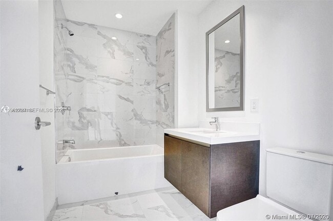 Building Photo - 851 NE 1st Ave