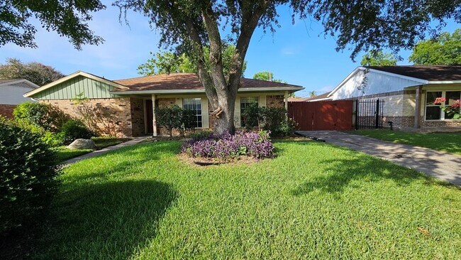 Building Photo - 11307 Sageheather Dr