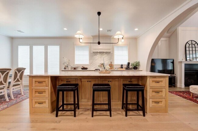 Building Photo - 4001 Stone Hl Ln