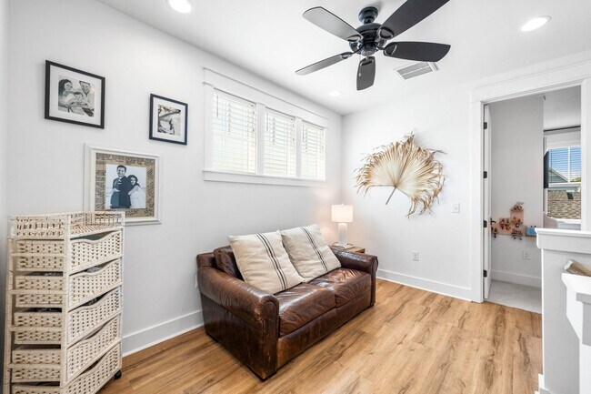 Building Photo - 245 Log Landing St