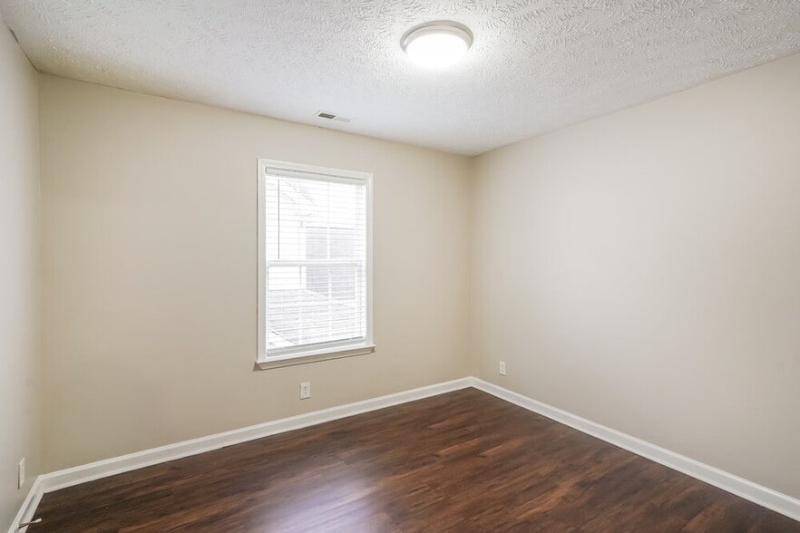 Building Photo - 208 Painter Dr