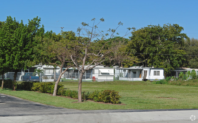 Building Photo - Lauderdale Mobile Home Park